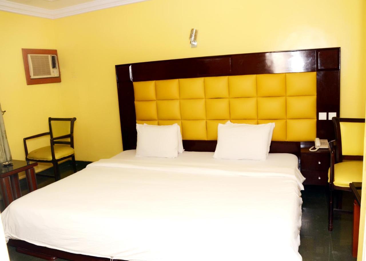 Terrace Green Hotels & Suite Lagos Bagian luar foto