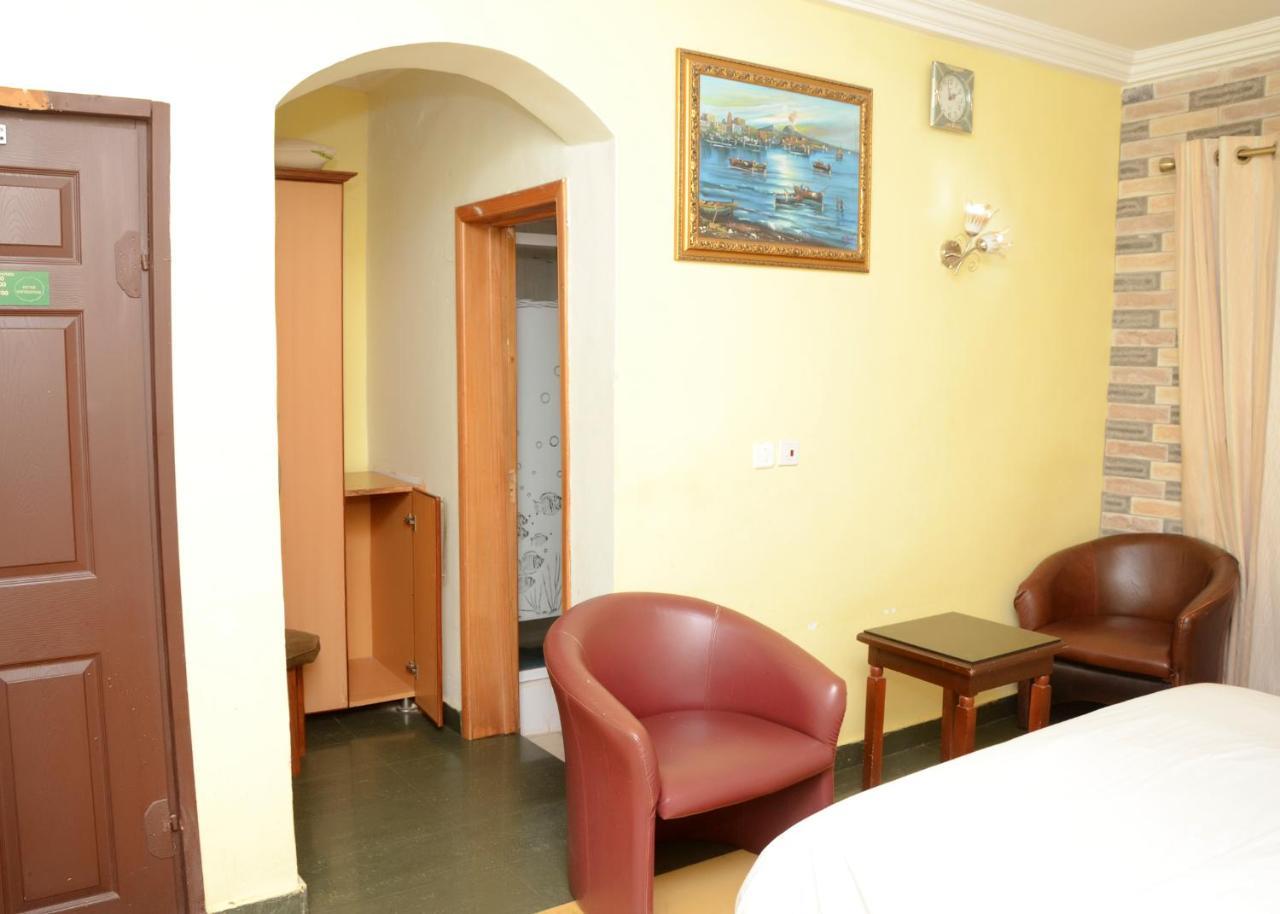 Terrace Green Hotels & Suite Lagos Bagian luar foto