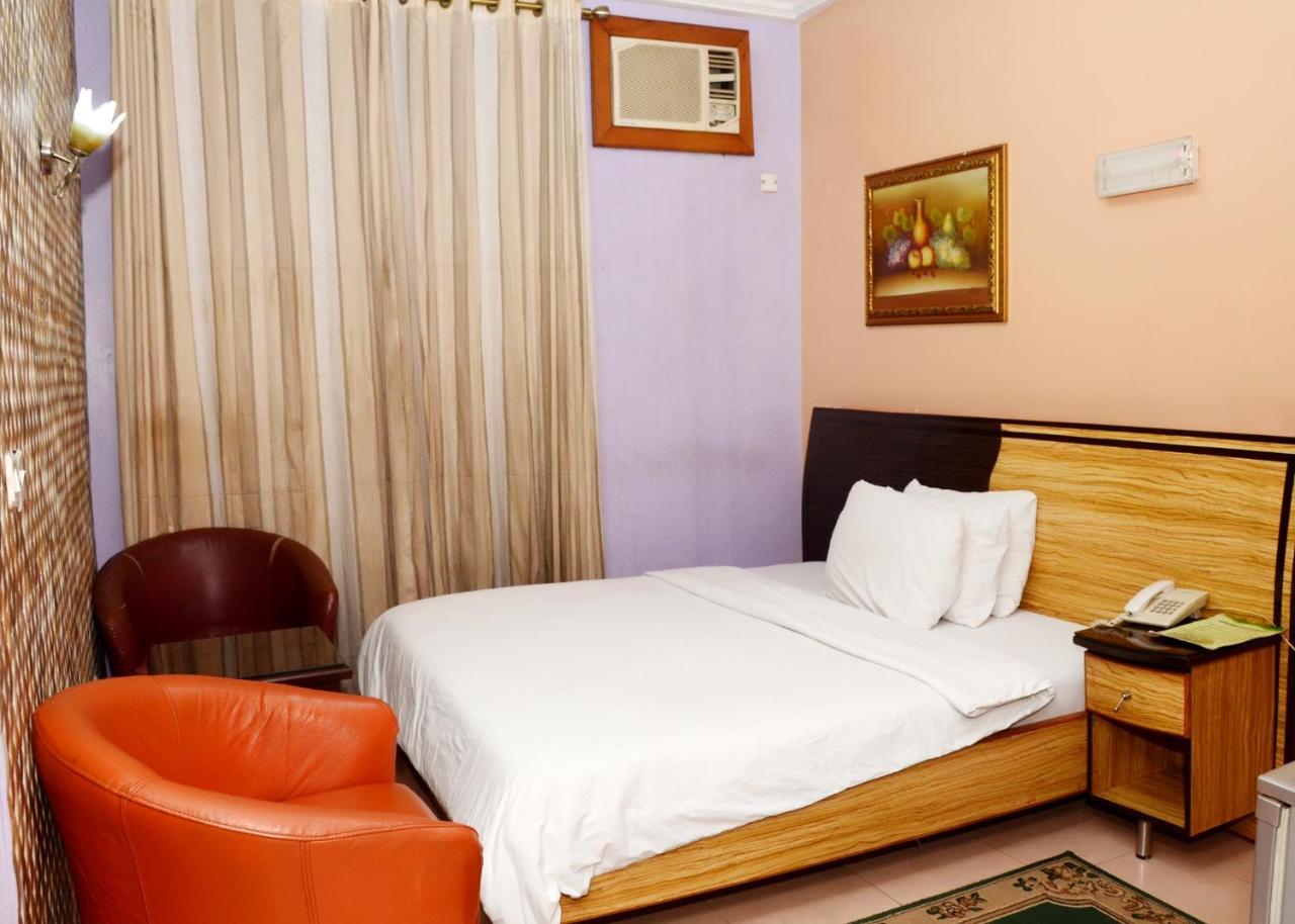 Terrace Green Hotels & Suite Lagos Bagian luar foto