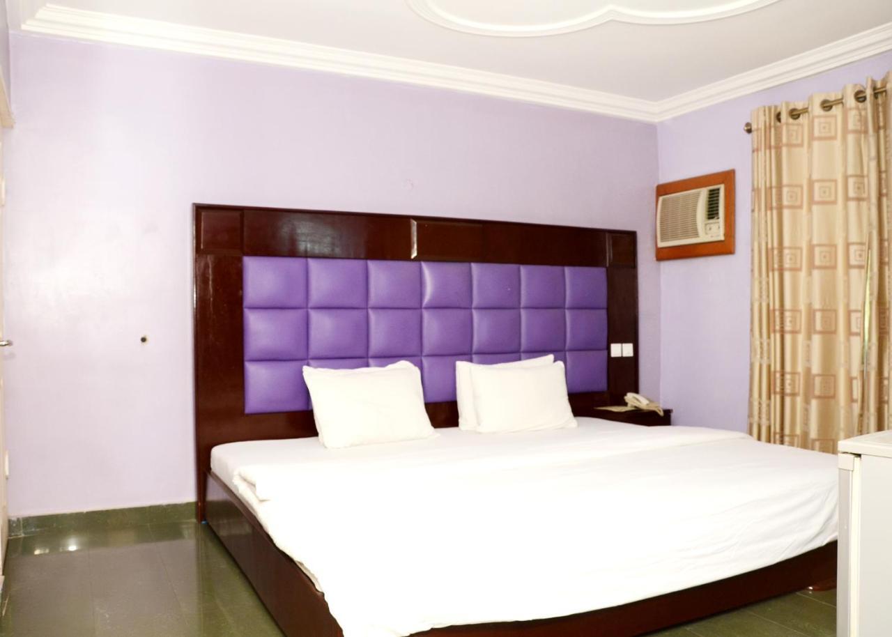 Terrace Green Hotels & Suite Lagos Bagian luar foto