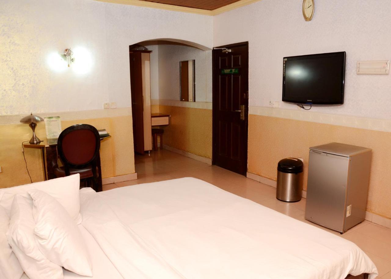 Terrace Green Hotels & Suite Lagos Bagian luar foto