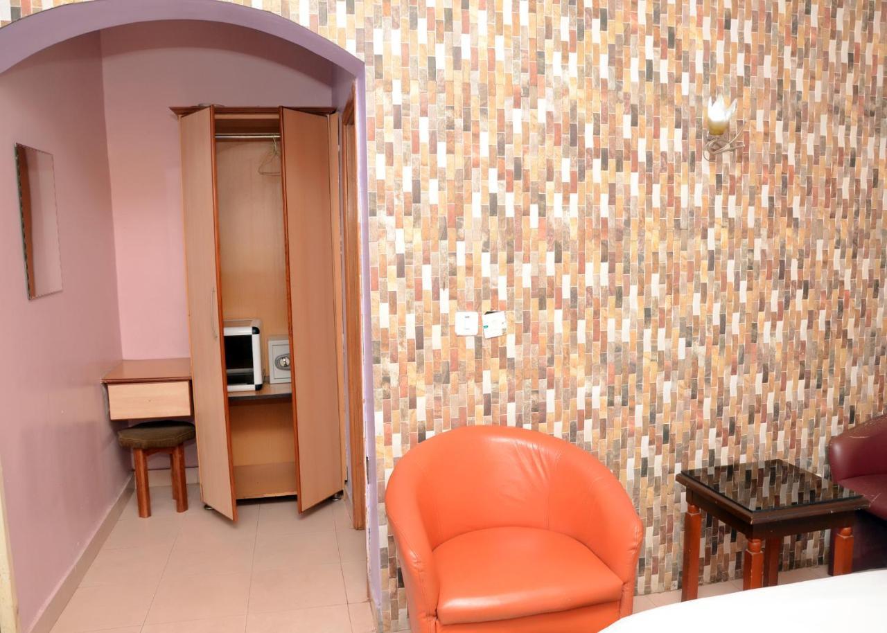 Terrace Green Hotels & Suite Lagos Bagian luar foto
