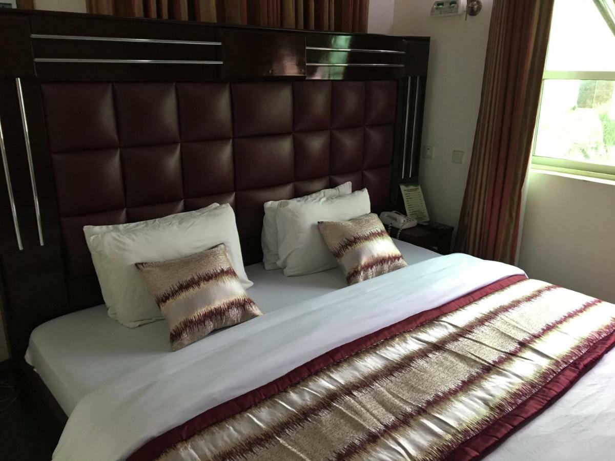 Terrace Green Hotels & Suite Lagos Bagian luar foto